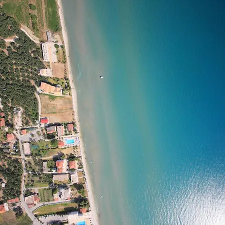 Paradise Elegant Apartments, By Zantewize