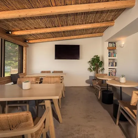 Paradise Elegant Apartments, By Zantewize 4*