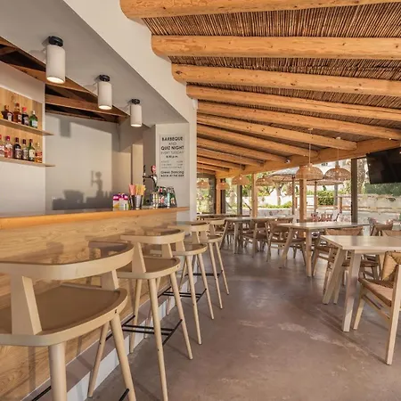 Paradise Elegant Apartments, By Zantewize Apartahotel 4*