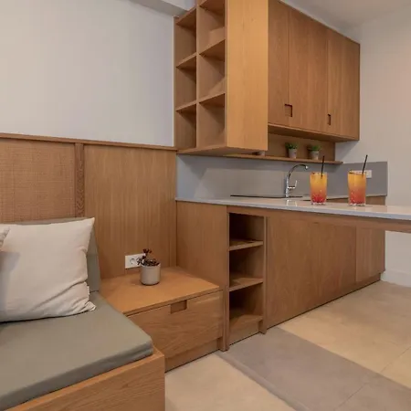 Paradise Elegant Apartments, By Zantewize