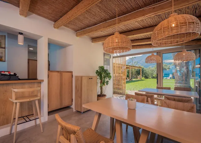Paradise Elegant Apartments, By Zantewize Alykes (Zakynthos)